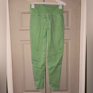 NVGTN Pistachio Scrunch Seamless Leggings